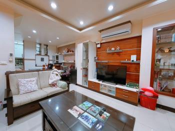 近家樂福輕屋齡車庫美別墅