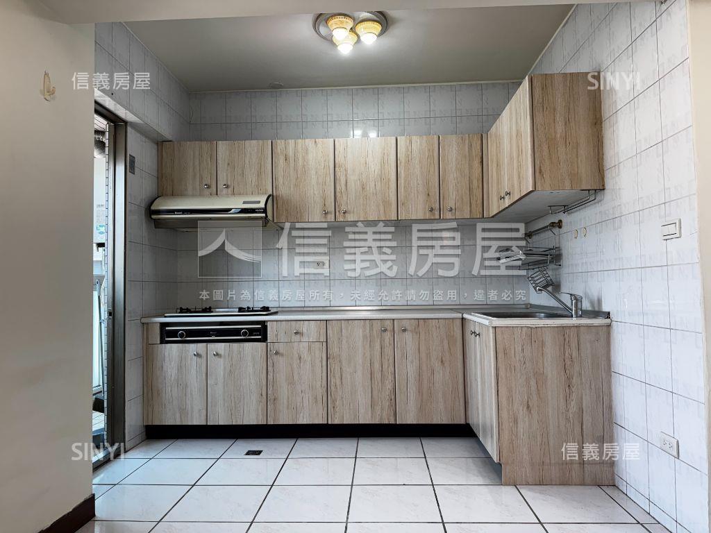 柳川河畔旁３房平車房屋室內格局與周邊環境