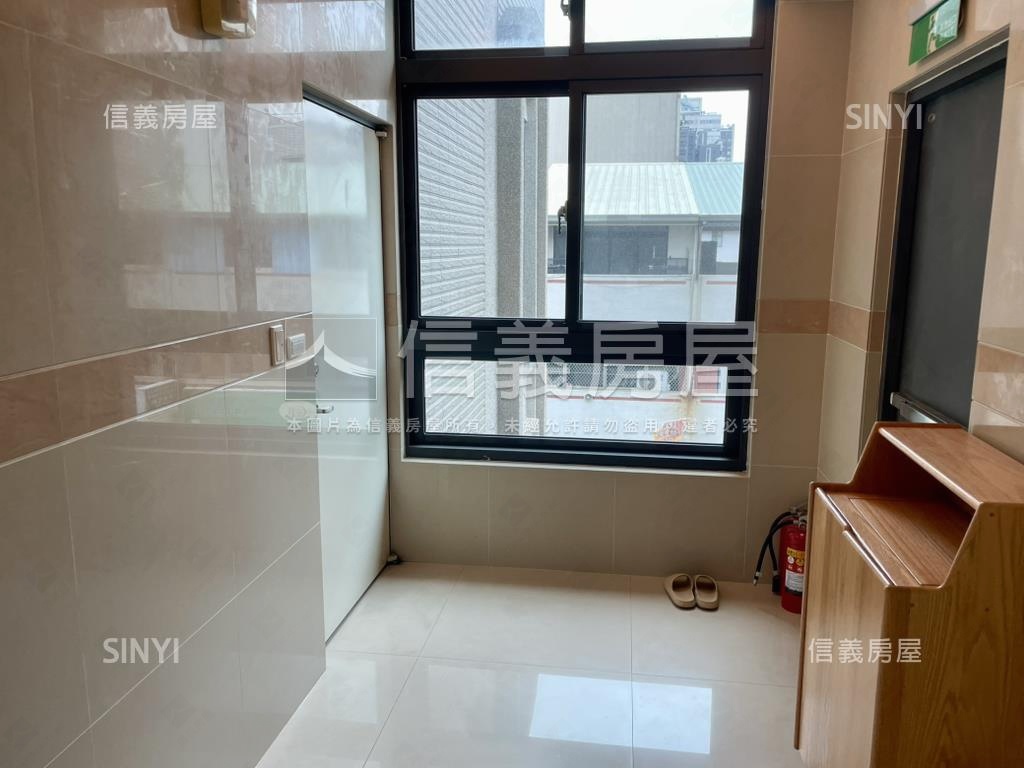 國美館整棟電梯店套房屋室內格局與周邊環境