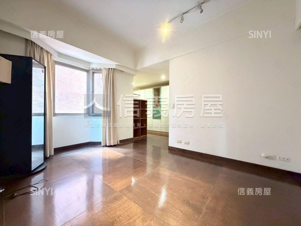 小資首選長榮吉邸平面車位房屋室內格局與周邊環境