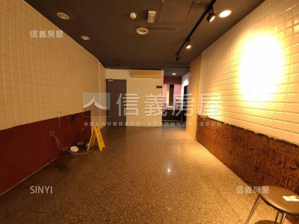 青海河南路口燙金熱鬧店面房屋室內格局與周邊環境