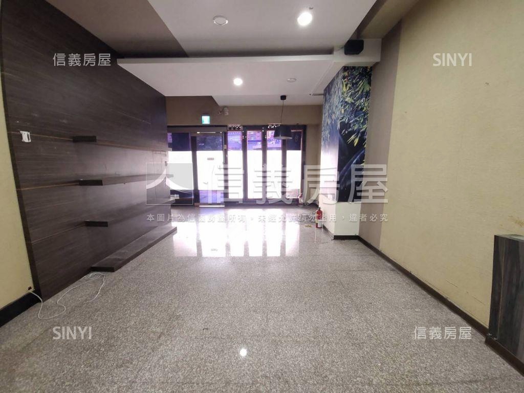 青海河南路口燙金熱鬧店面房屋室內格局與周邊環境