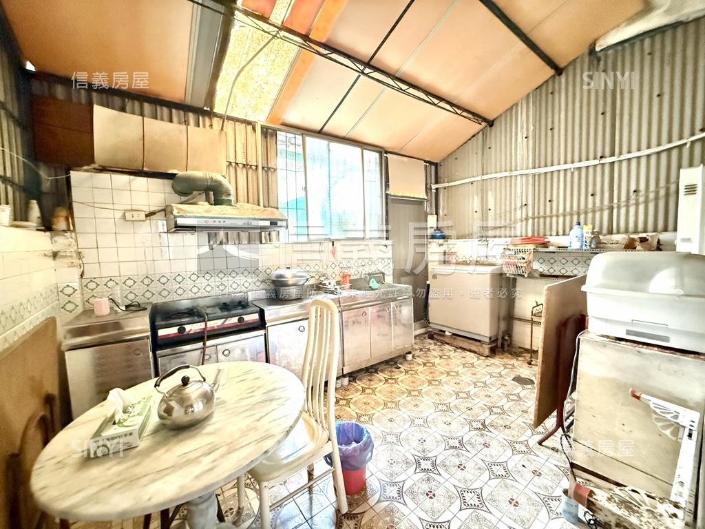 Ｒ１５捷運崇德巷透房屋室內格局與周邊環境