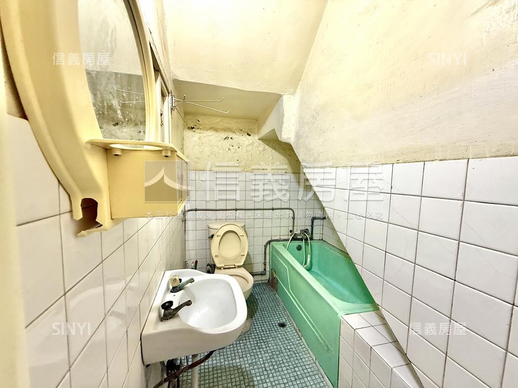 Ｒ１５捷運崇德巷透房屋室內格局與周邊環境