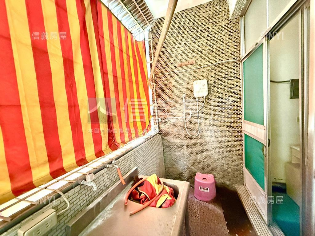 Ｒ１５捷運崇德巷透房屋室內格局與周邊環境