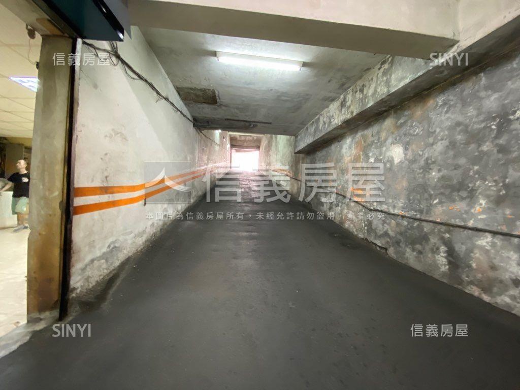 北市難得大坪數空間地下室房屋室內格局與周邊環境