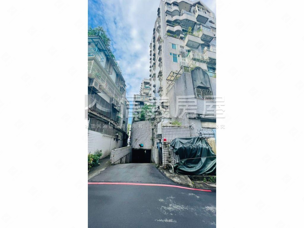 北市難得大坪數空間地下室房屋室內格局與周邊環境