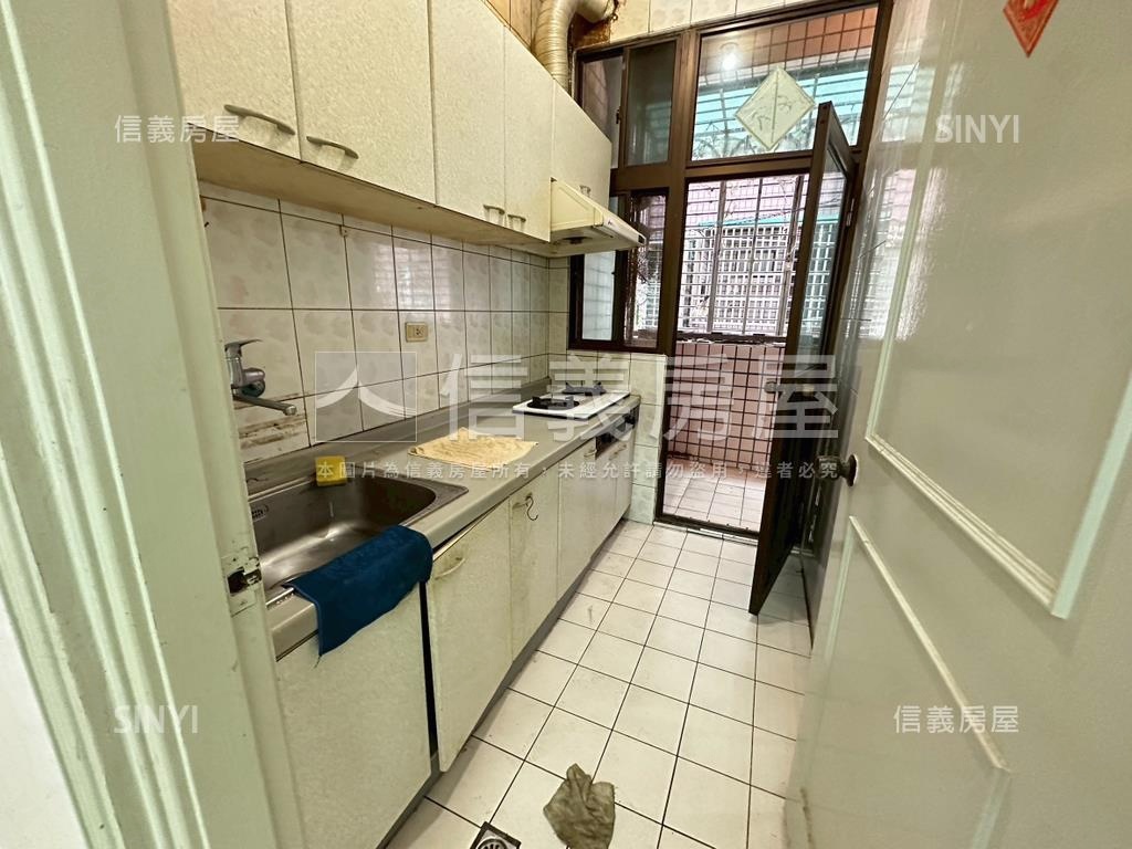 捷運８８８房屋室內格局與周邊環境