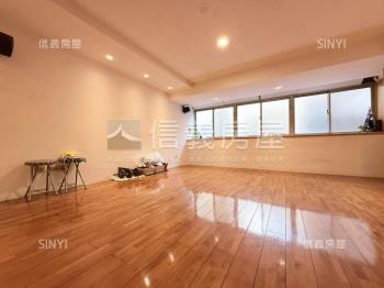 近美術館靜謐二房