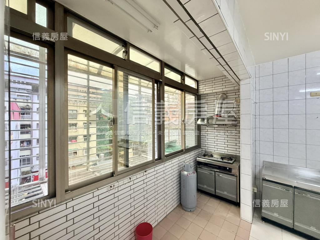 新店站美觀偶寓三房房屋室內格局與周邊環境
