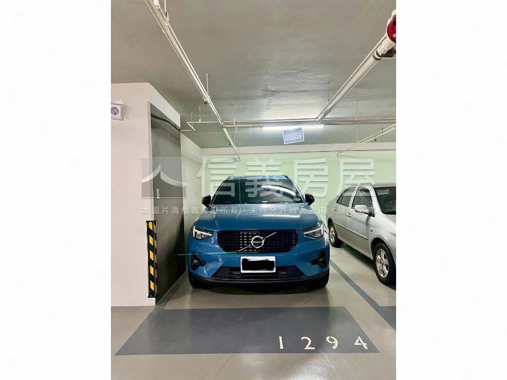 智能美妝３房車位房屋室內格局與周邊環境