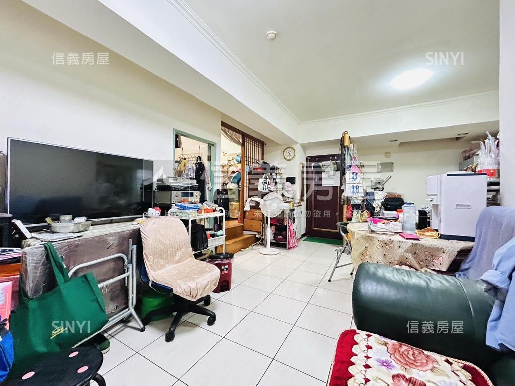 專任近捷運華廈３房房屋室內格局與周邊環境
