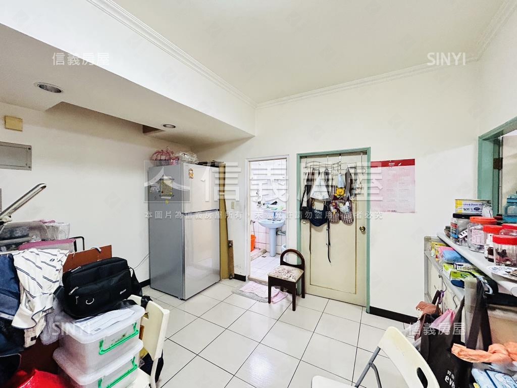 專任近捷運華廈３房房屋室內格局與周邊環境