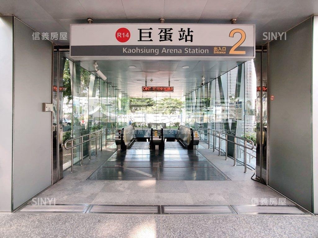 巨蛋捷運百坪面寬店霸房屋室內格局與周邊環境