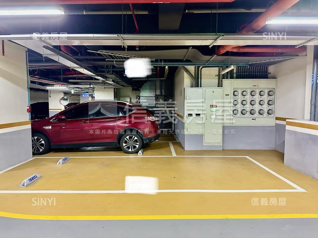 唯樂之丘燙金店面房屋室內格局與周邊環境