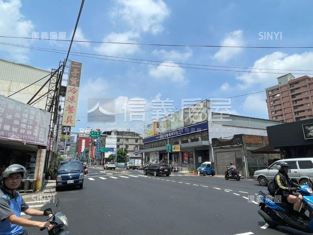 秀山路透天店面房屋室內格局與周邊環境
