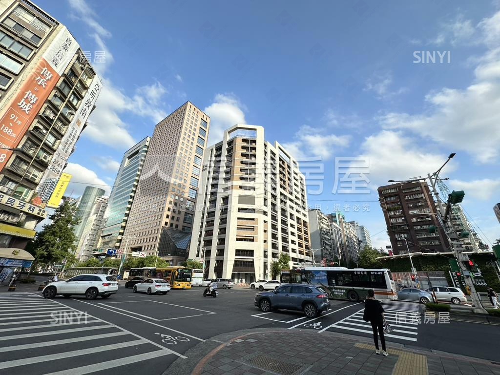 全坤Ｘ１０１信義光復房屋室內格局與周邊環境