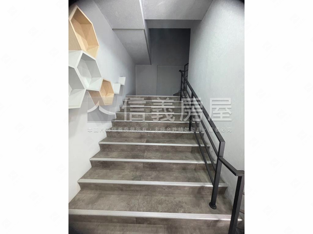 七期旁大面寬金店房屋室內格局與周邊環境