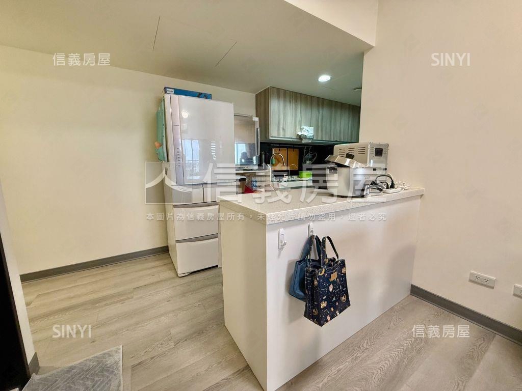 ★店長主推美妝三房有車位房屋室內格局與周邊環境