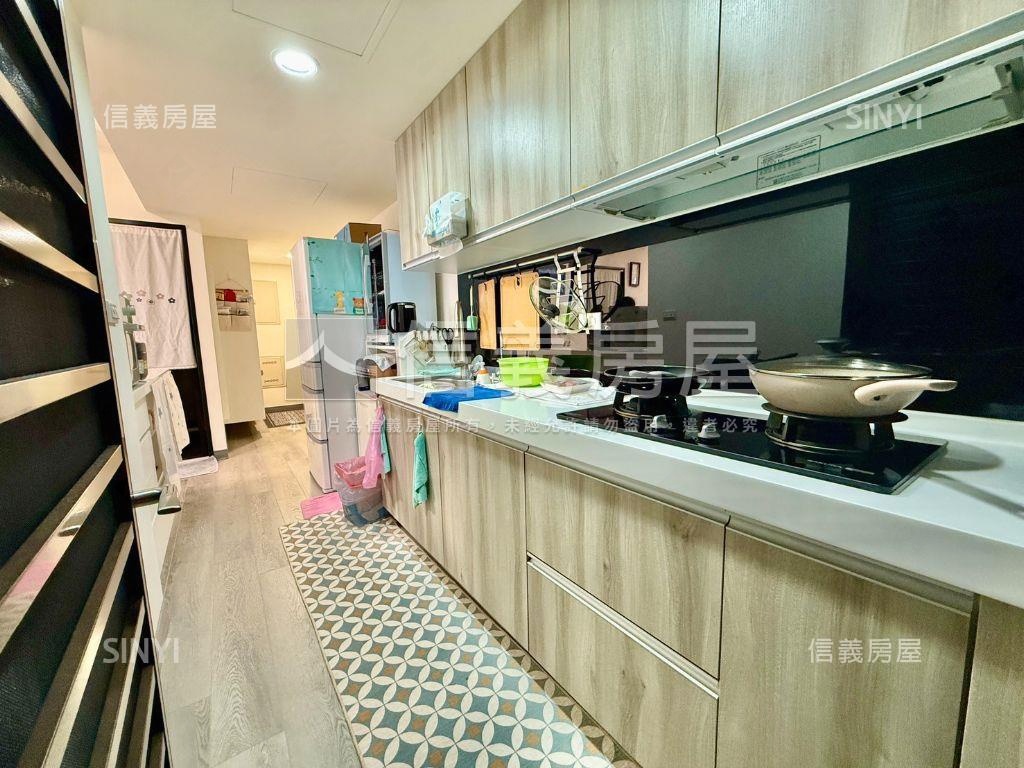 ★店長主推美妝三房有車位房屋室內格局與周邊環境