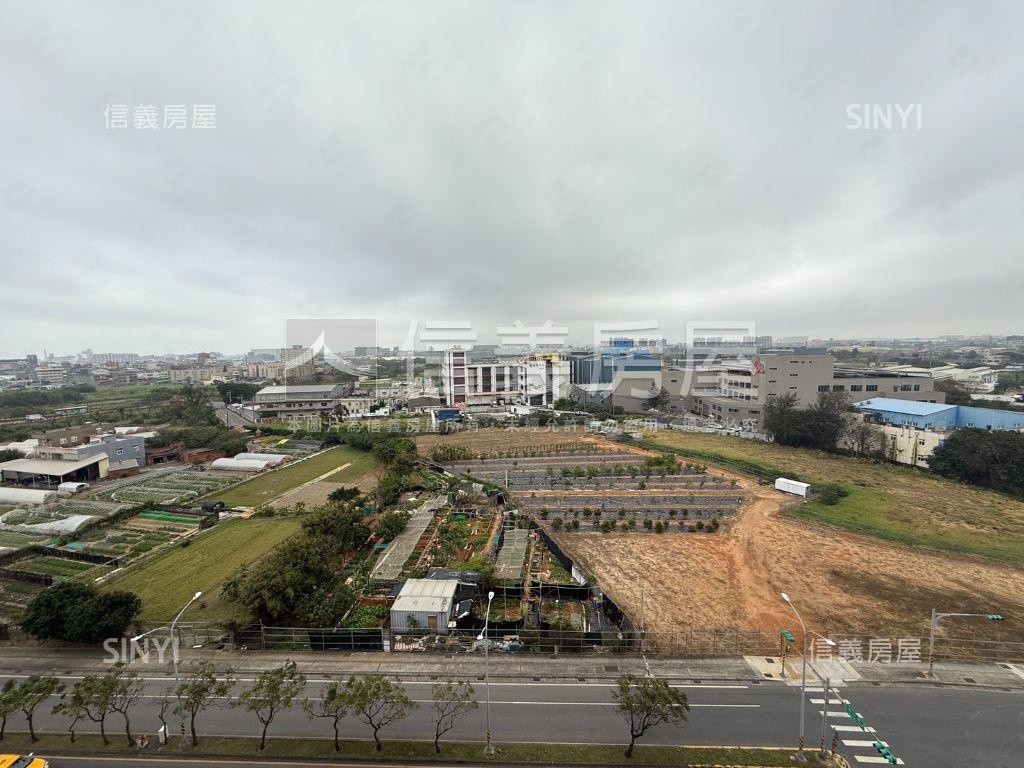 ★店長主推美妝三房有車位房屋室內格局與周邊環境