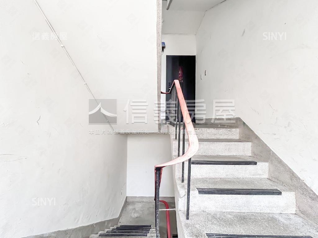 ★專任★綠意滿屋文青２樓房屋室內格局與周邊環境