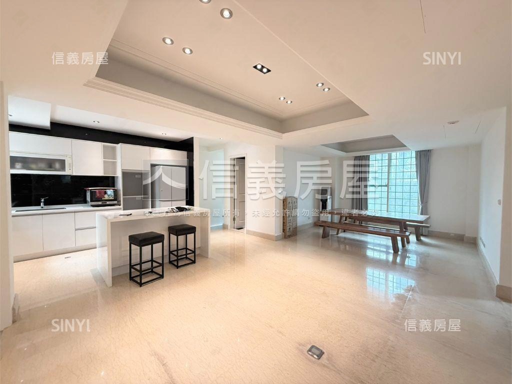 皇昱層峰百坪社區透天房屋室內格局與周邊環境