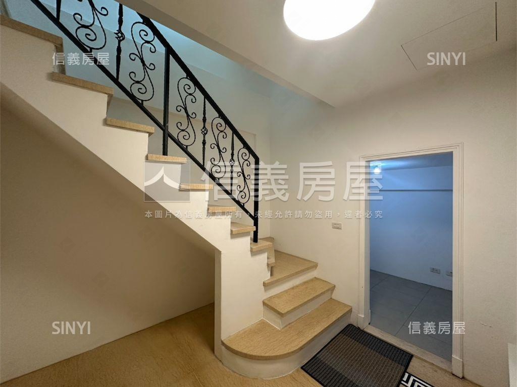 皇昱層峰百坪社區透天房屋室內格局與周邊環境