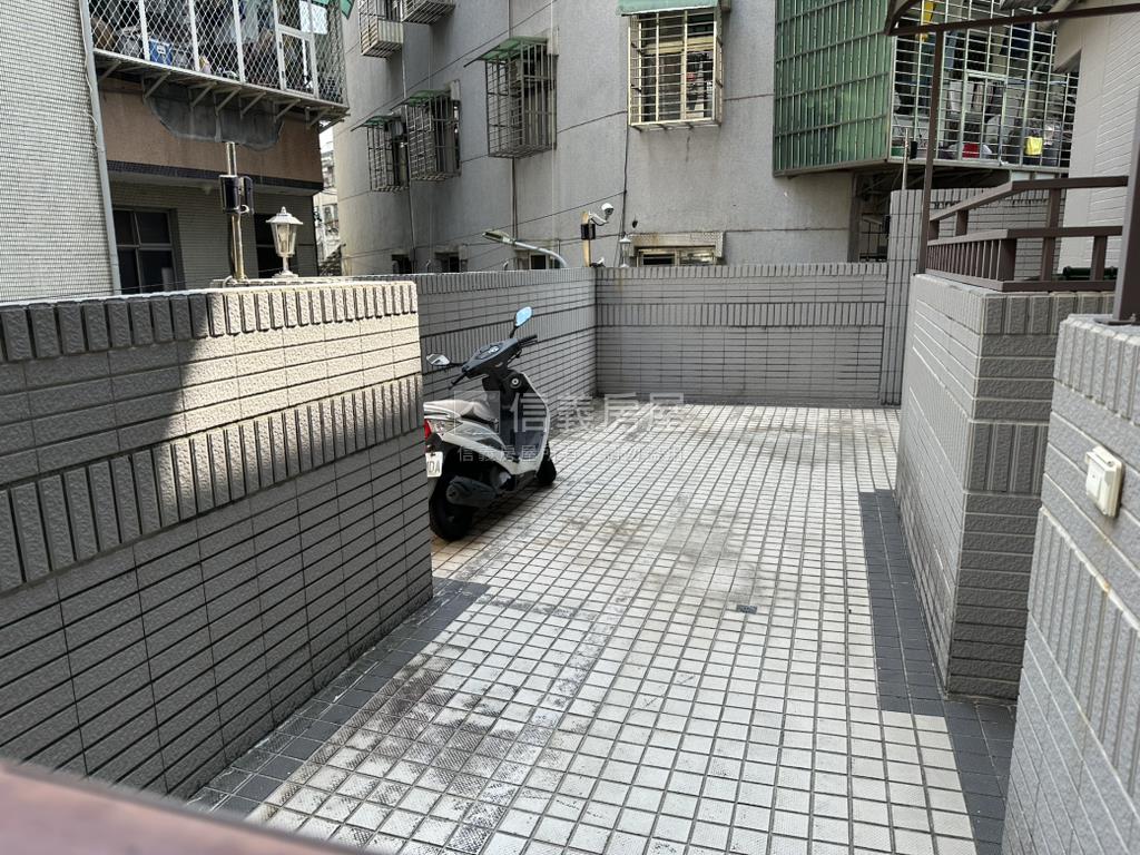 復興崗捷運站電梯美２房房屋室內格局與周邊環境