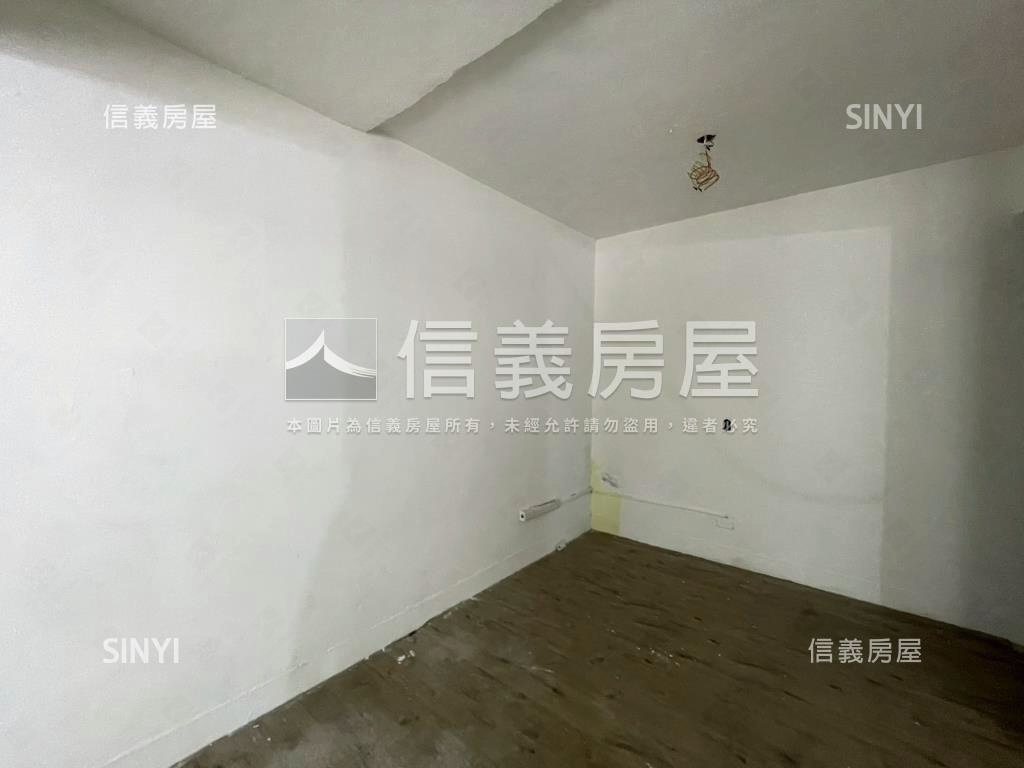 面寬中央一樓住辦房屋室內格局與周邊環境