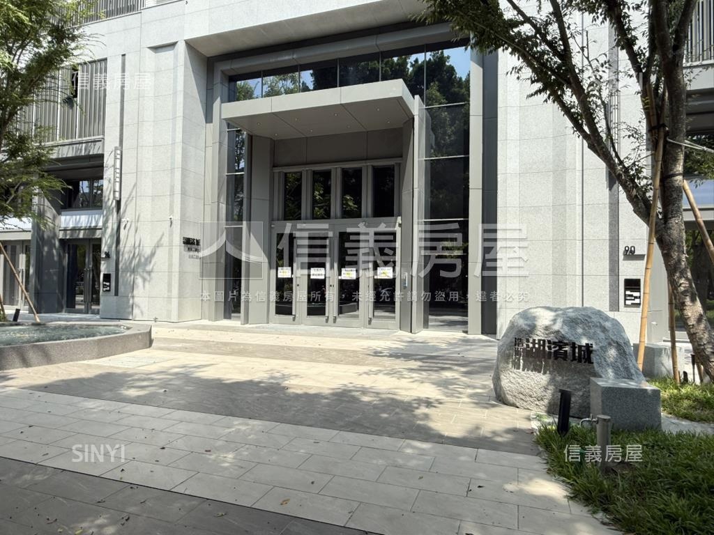 浩瀚湖濱城。全新未使用房屋室內格局與周邊環境