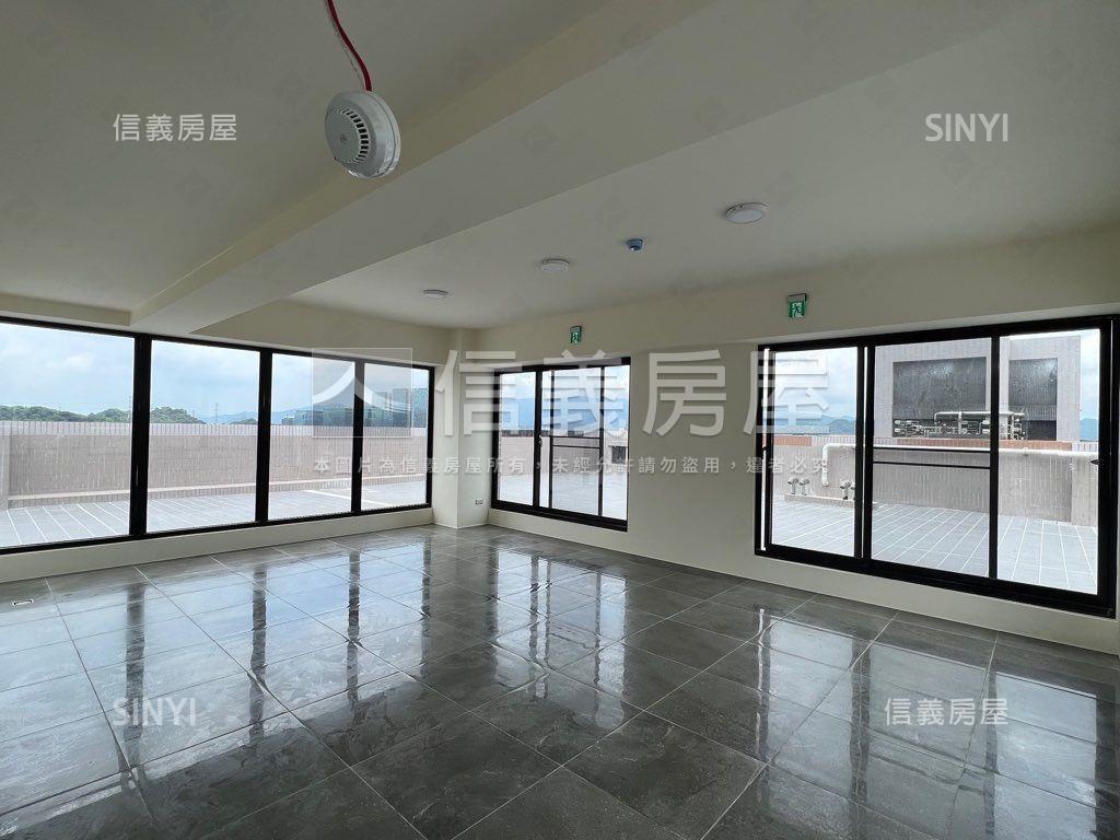 美麗山林兩房車位房屋室內格局與周邊環境