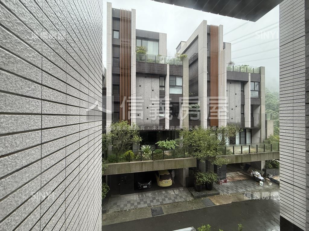 美麗山林兩房車位房屋室內格局與周邊環境