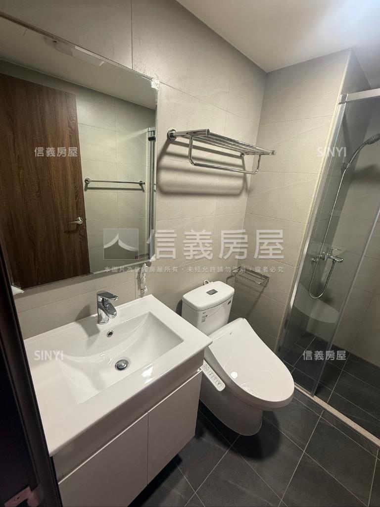 信義國小五福國中時尚帝寶房屋室內格局與周邊環境