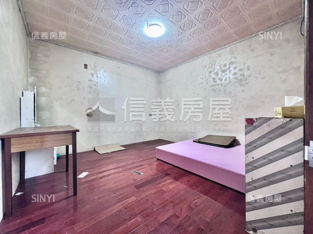 好市多前後臨路透天房屋室內格局與周邊環境