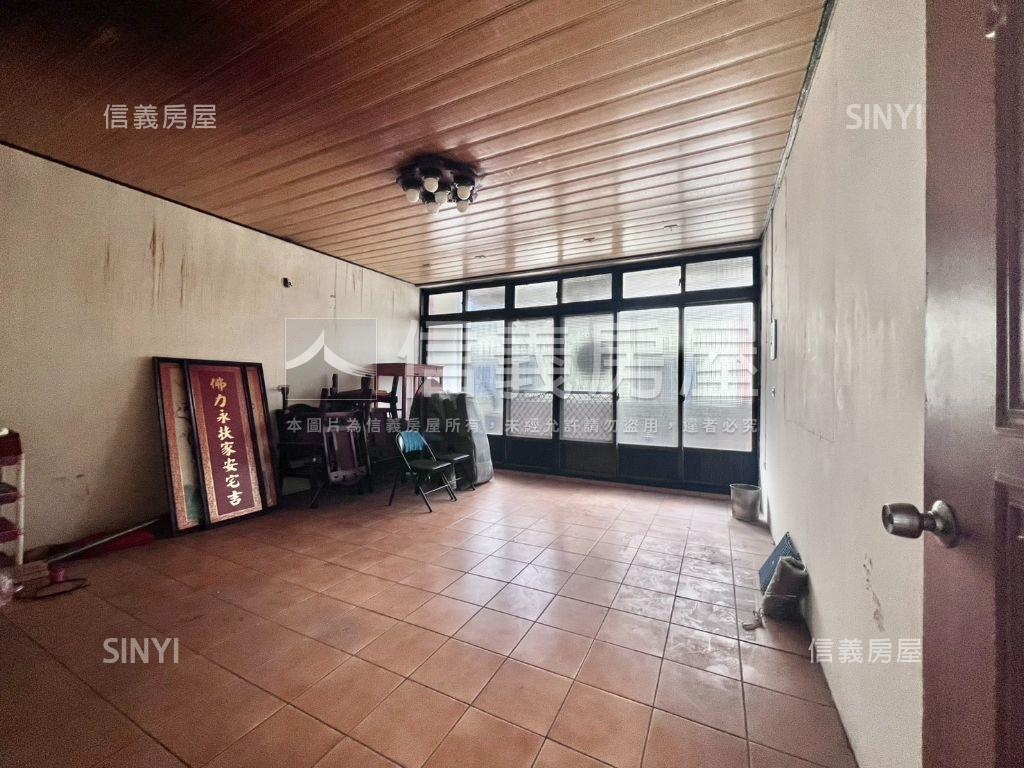 好市多前後臨路透天房屋室內格局與周邊環境