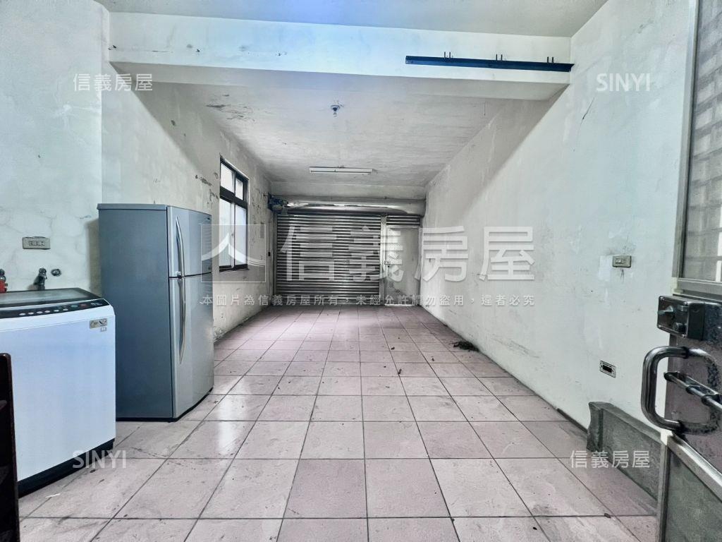 好市多前後臨路透天房屋室內格局與周邊環境