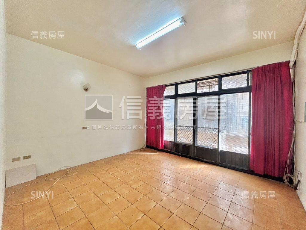 好市多前後臨路透天房屋室內格局與周邊環境