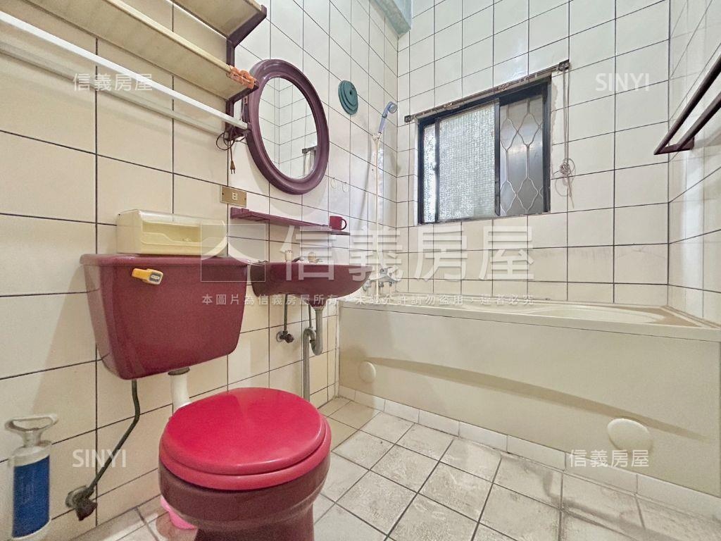 好市多前後臨路透天房屋室內格局與周邊環境