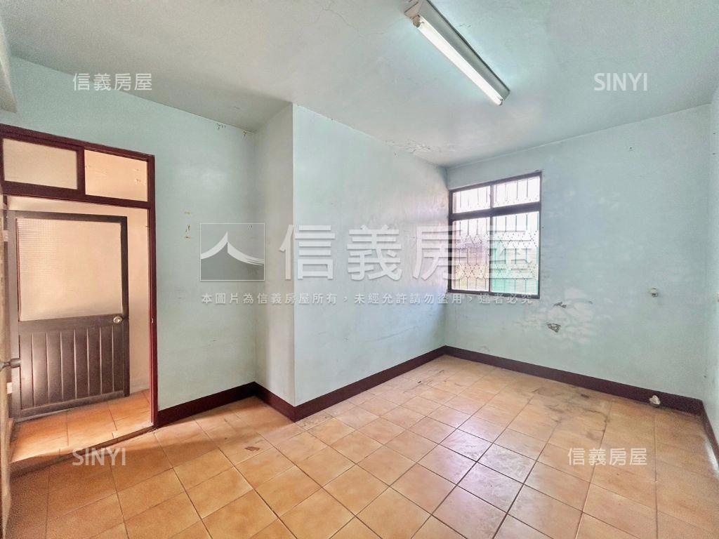 好市多前後臨路透天房屋室內格局與周邊環境