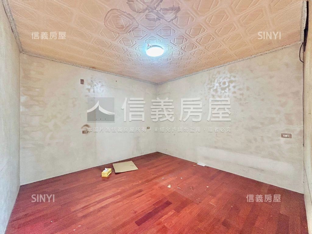 好市多前後臨路透天房屋室內格局與周邊環境