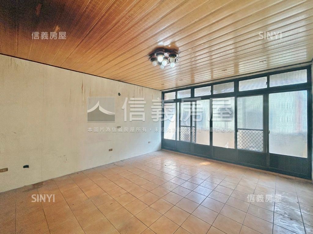 好市多前後臨路透天房屋室內格局與周邊環境