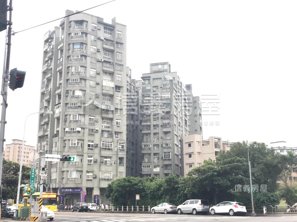 新案⭐文心高第角間金店面房屋室內格局與周邊環境