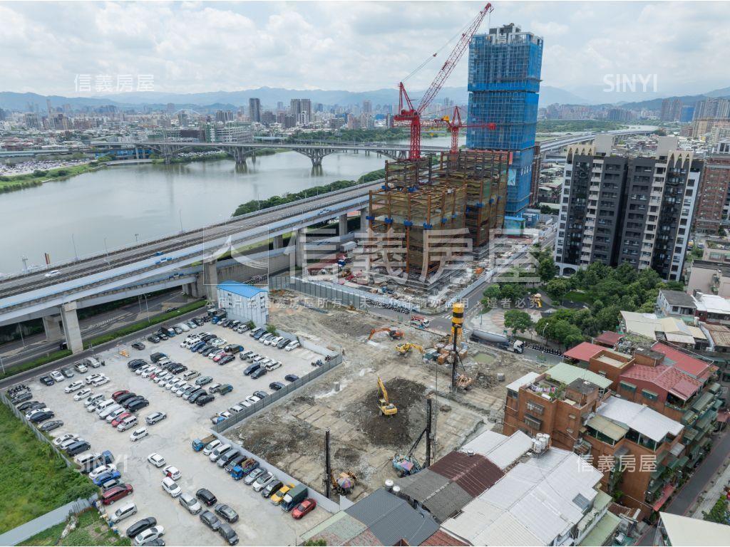 新濠一滙眺望河景２房車位房屋室內格局與周邊環境