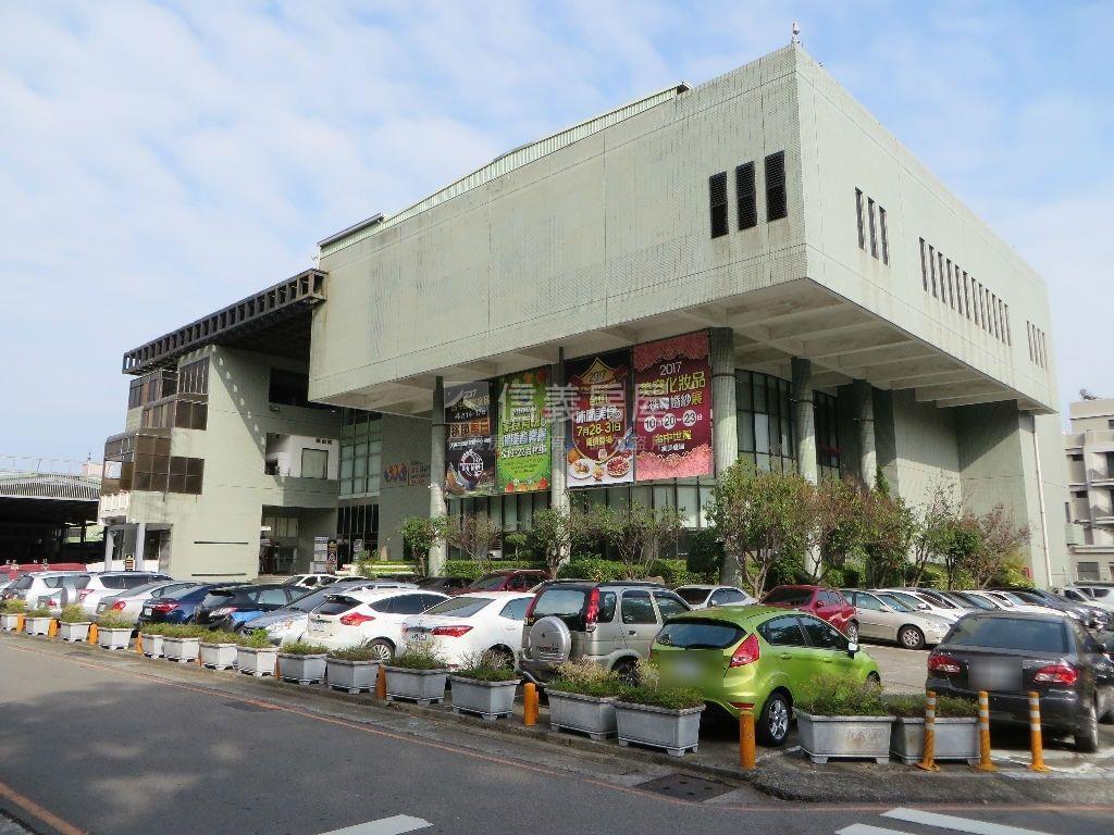 西屯中科三房附Ｂ１平車位房屋室內格局與周邊環境