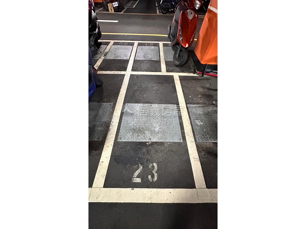 陽光＆公園２房附平面車位房屋室內格局與周邊環境