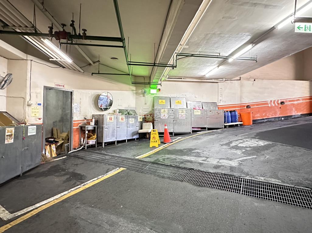 陽光＆公園２房附平面車位房屋室內格局與周邊環境