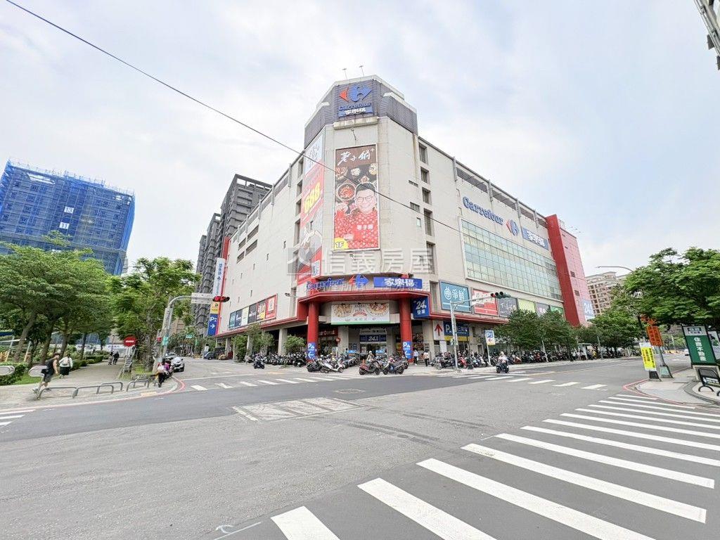 陽光＆公園２房附平面車位房屋室內格局與周邊環境