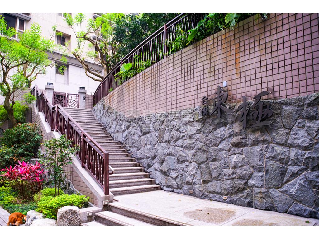 合康東極稀有大採光兩房房屋室內格局與周邊環境