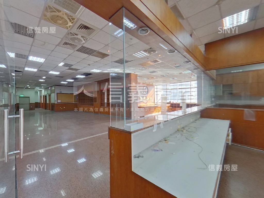 近園區、交流道大型辦公室房屋室內格局與周邊環境
